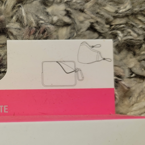 Mask and pouch set x2 - Picture 3 of 5